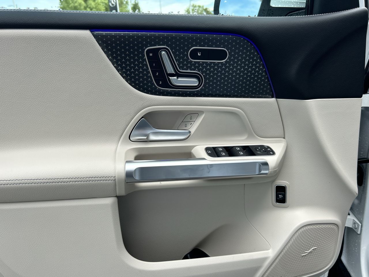 2025 Mercedes-Benz GLB in Vancouver, British Columbia