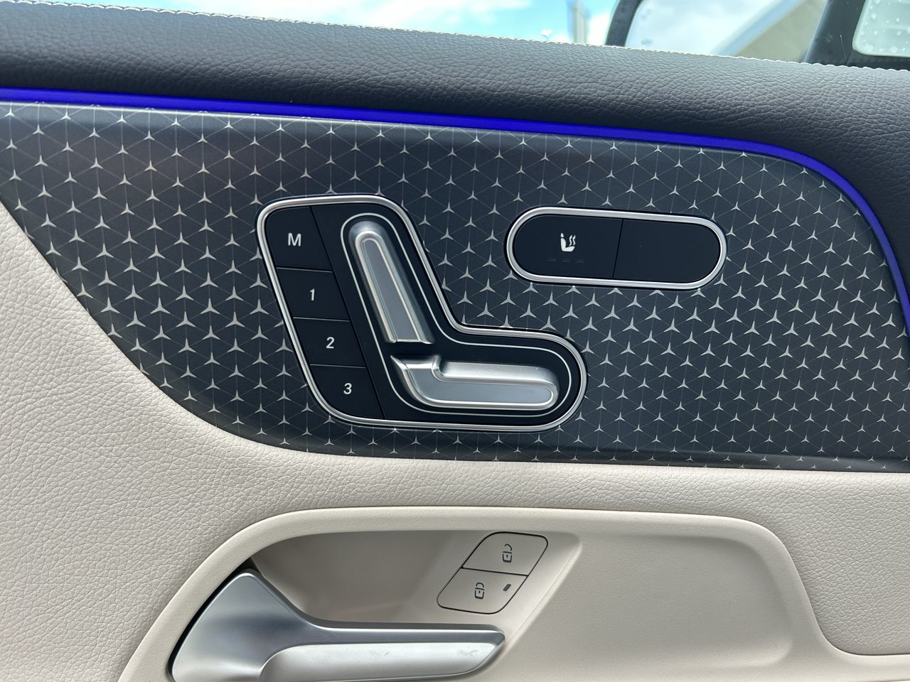 2025 Mercedes-Benz GLB in Vancouver, British Columbia