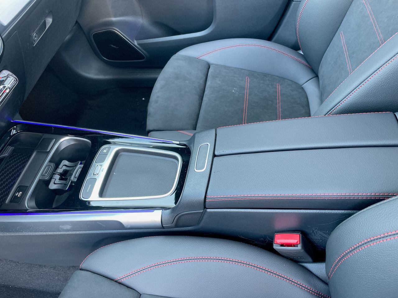 2025 Mercedes-Benz GLB in Vancouver, British Columbia