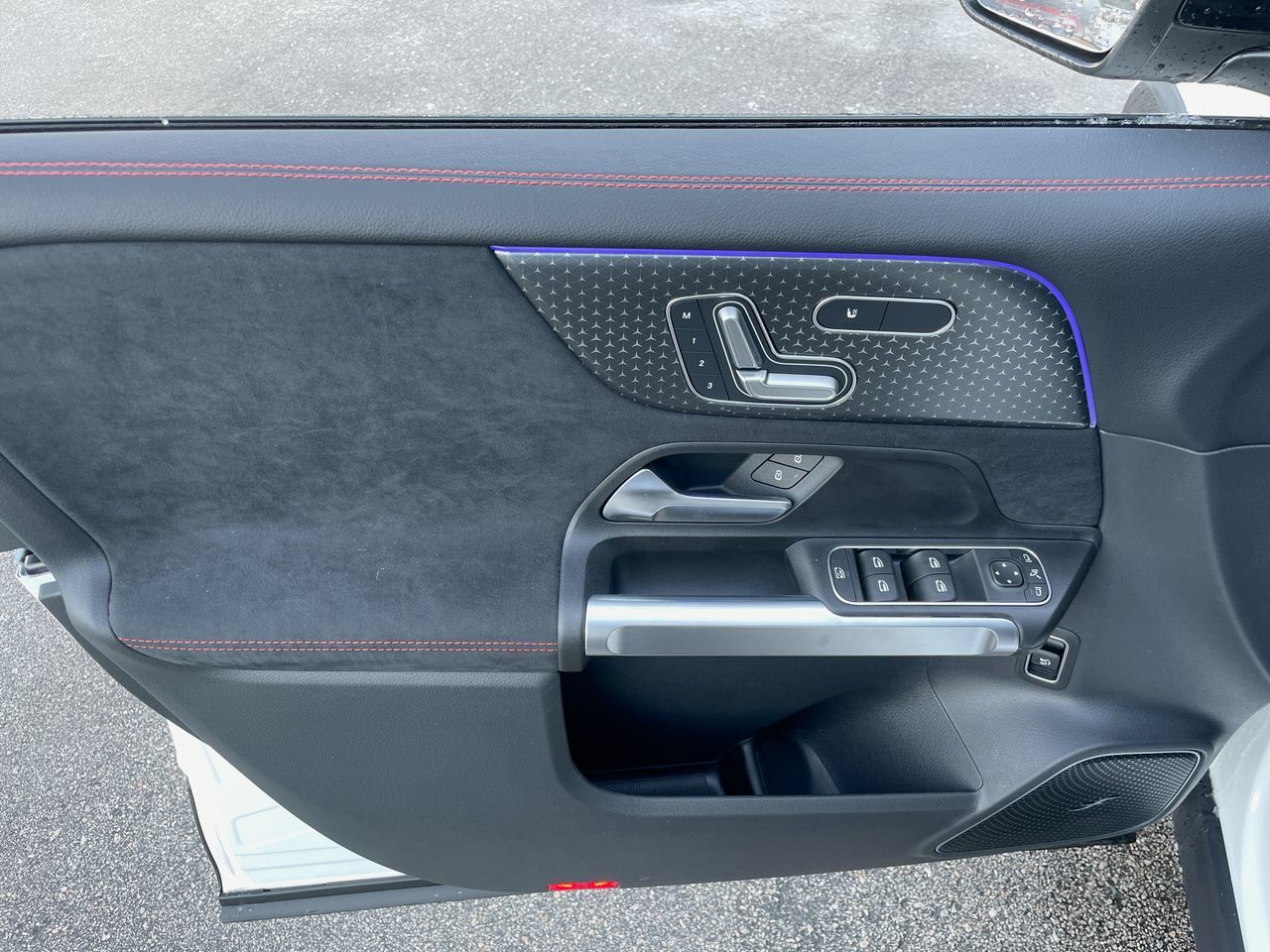 2025 Mercedes-Benz GLB in Vancouver, British Columbia