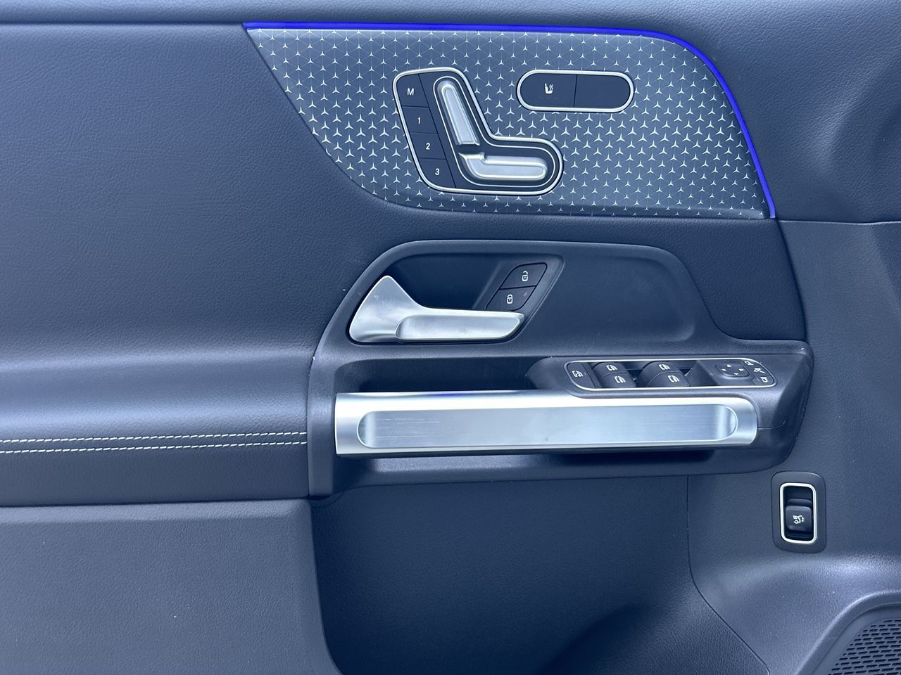 2025 Mercedes-Benz GLB in Vancouver, British Columbia