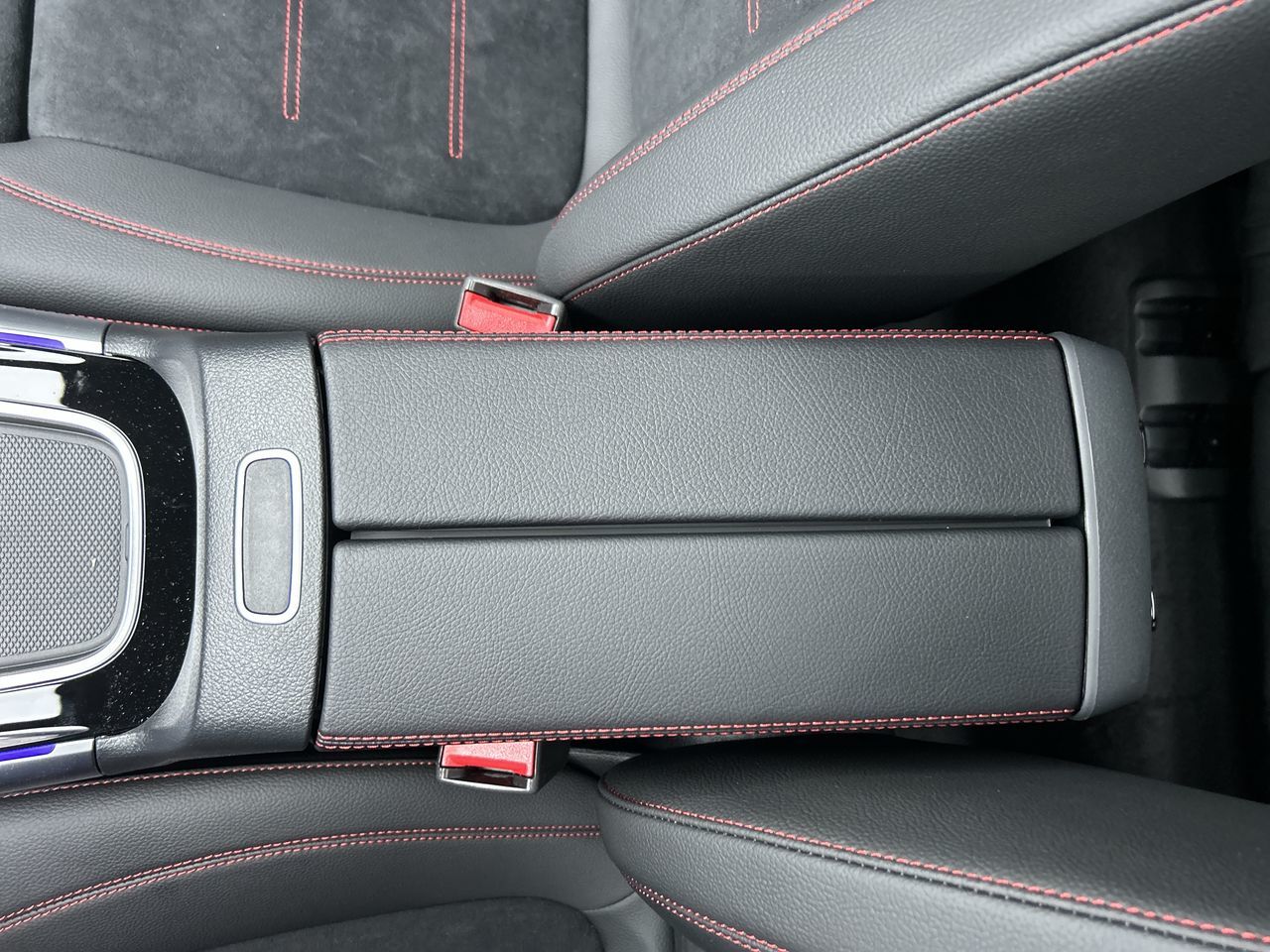 2025 Mercedes-Benz GLB in Vancouver, British Columbia