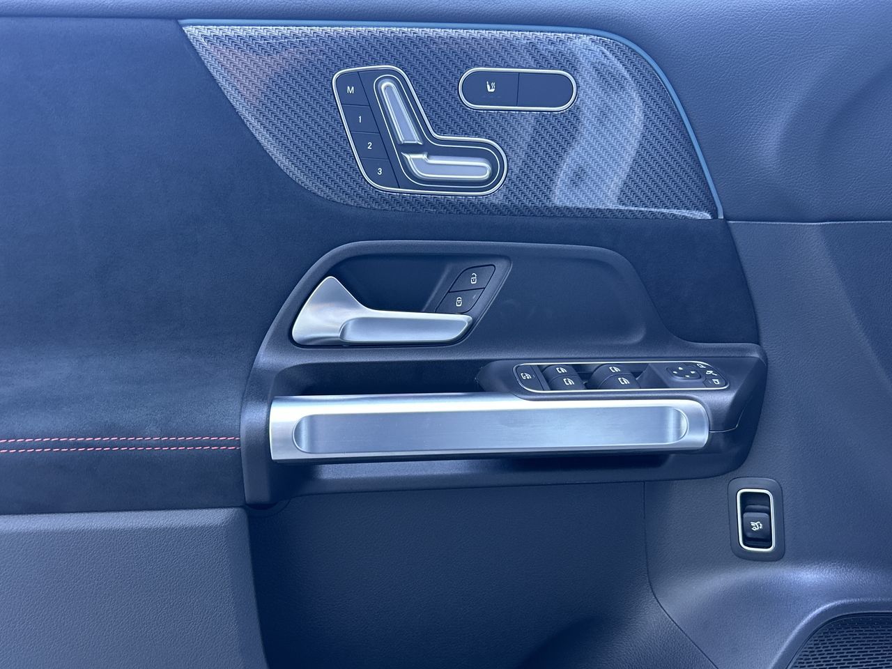 2025 Mercedes-Benz GLB in Vancouver, British Columbia