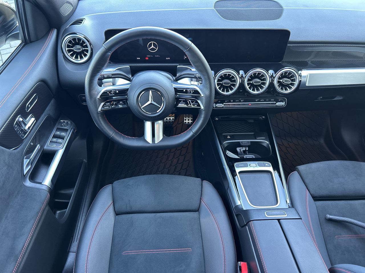 2025 Mercedes-Benz GLB in Vancouver, British Columbia