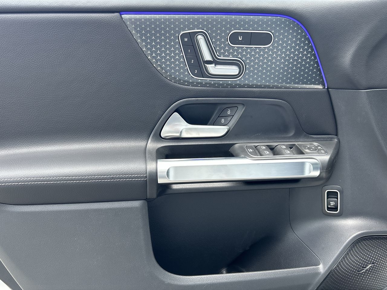 2025 Mercedes-Benz GLB in Vancouver, British Columbia