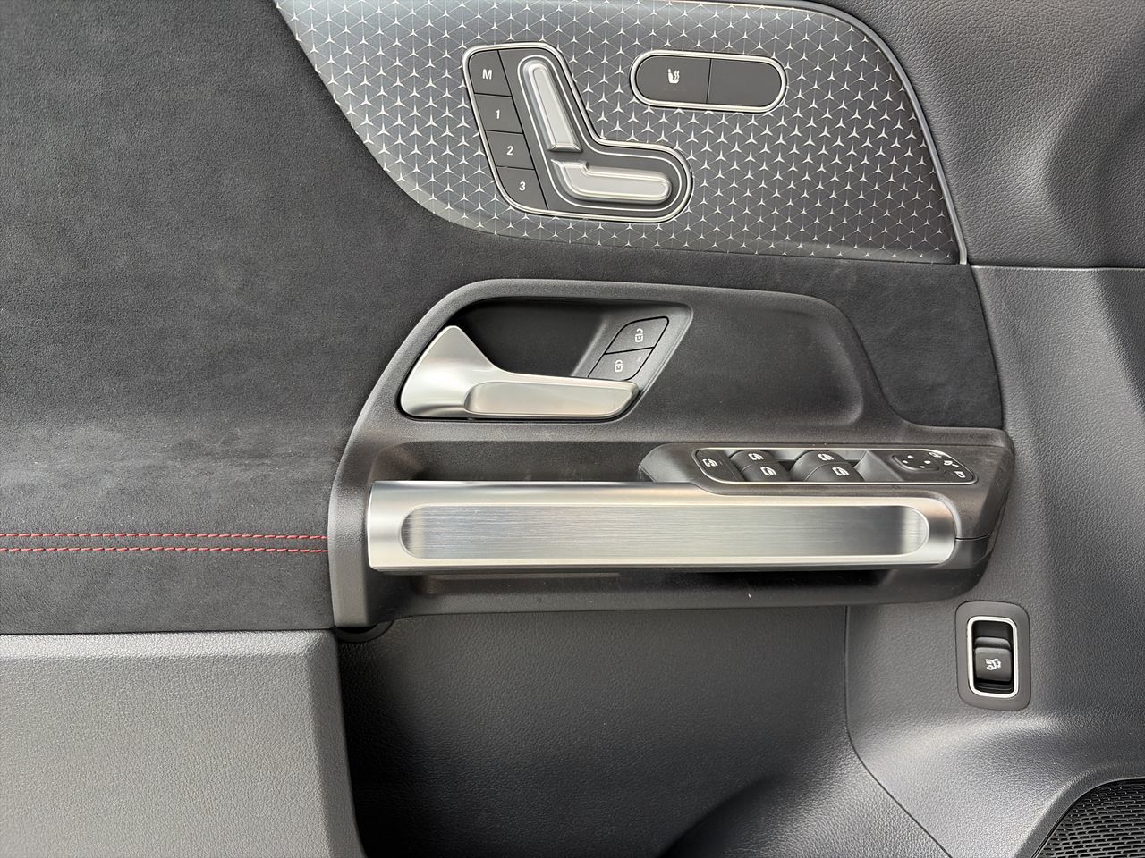2026 Mercedes-Benz GLB in Vancouver, British Columbia