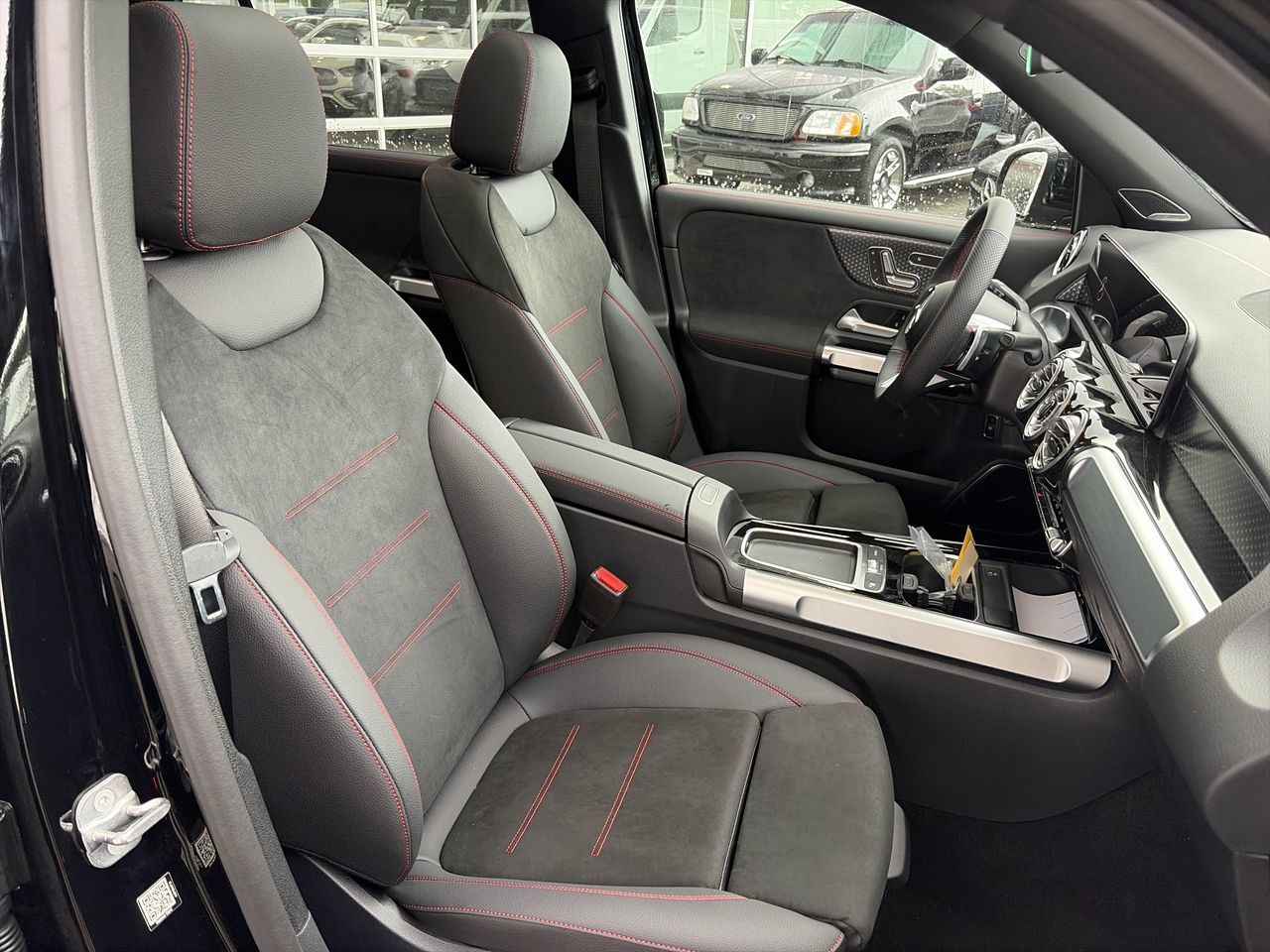 2026 Mercedes-Benz GLB
