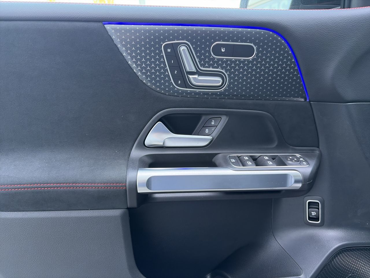 2026 Mercedes-Benz GLB in Vancouver, British Columbia