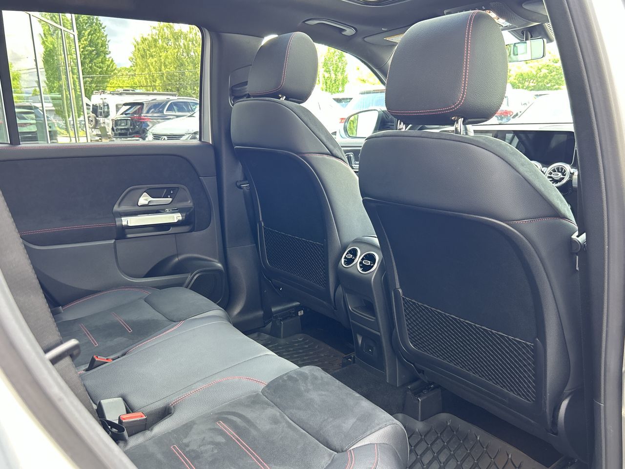 Mercedes-Benz GLB250  2021 à Vancouver, Colombie-Britannique