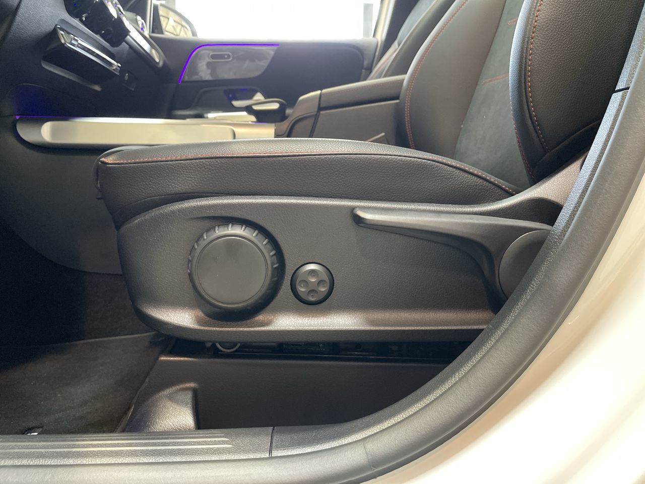 2022 Mercedes-Benz GLB250 in Vancouver, British Columbia