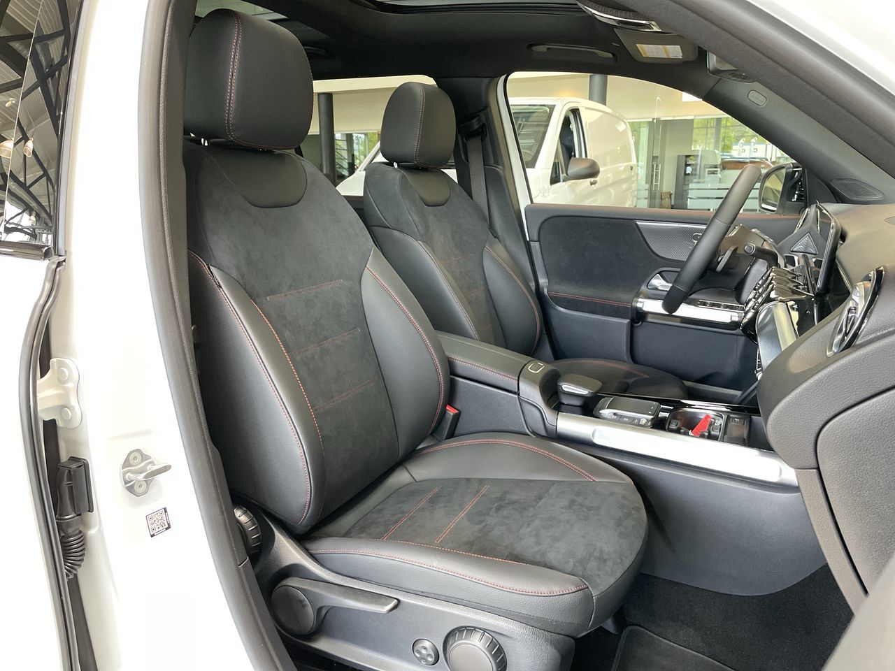 2022 Mercedes-Benz GLB250 in Vancouver, British Columbia