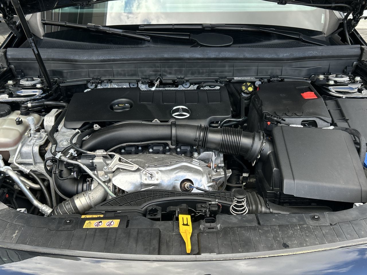 2022  GLB250