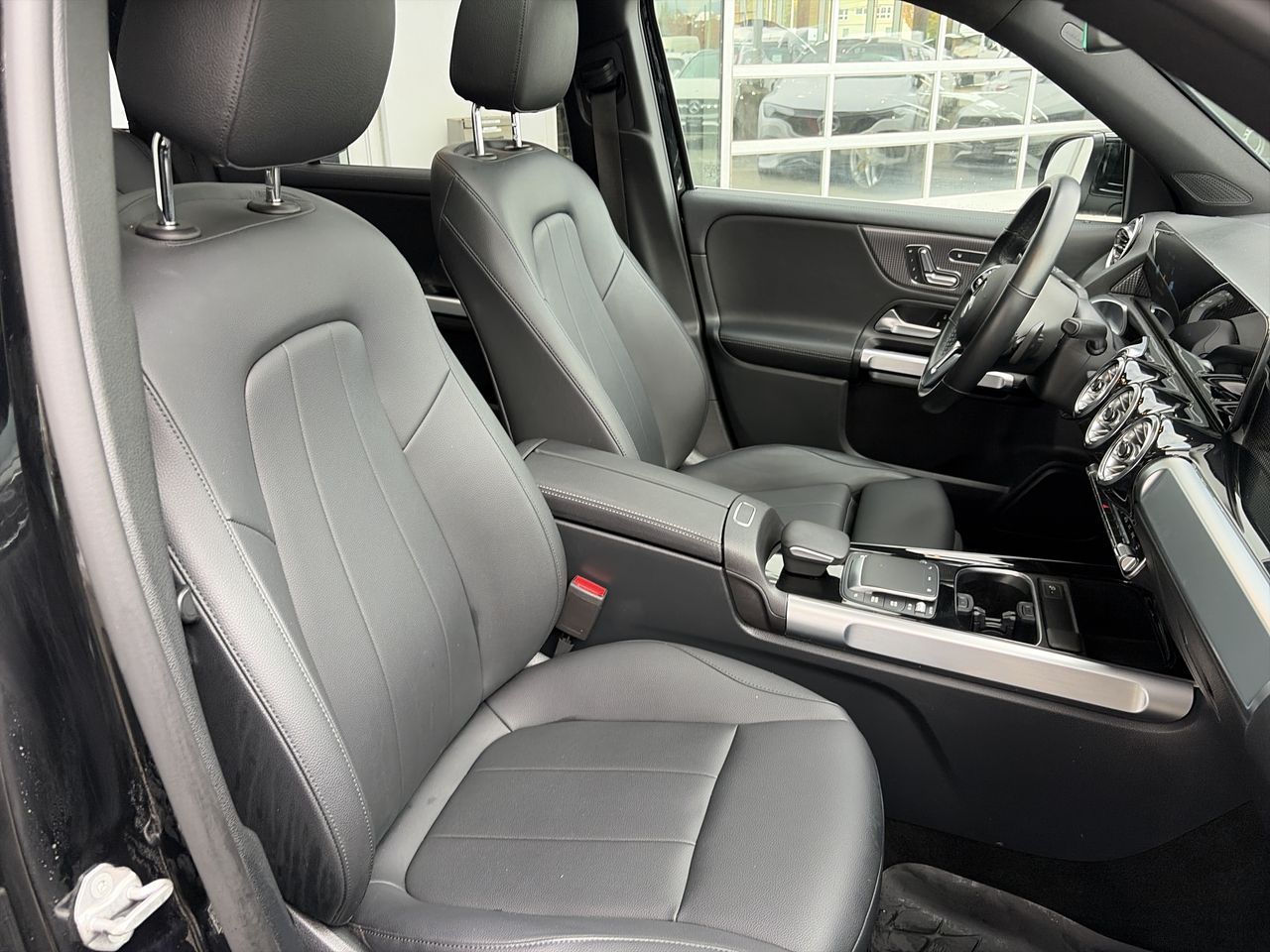 2022 Mercedes-Benz GLB250 in Vancouver, British Columbia