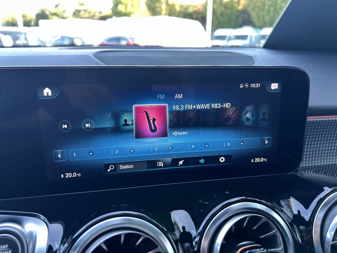 2023 Mercedes-Benz GLB250