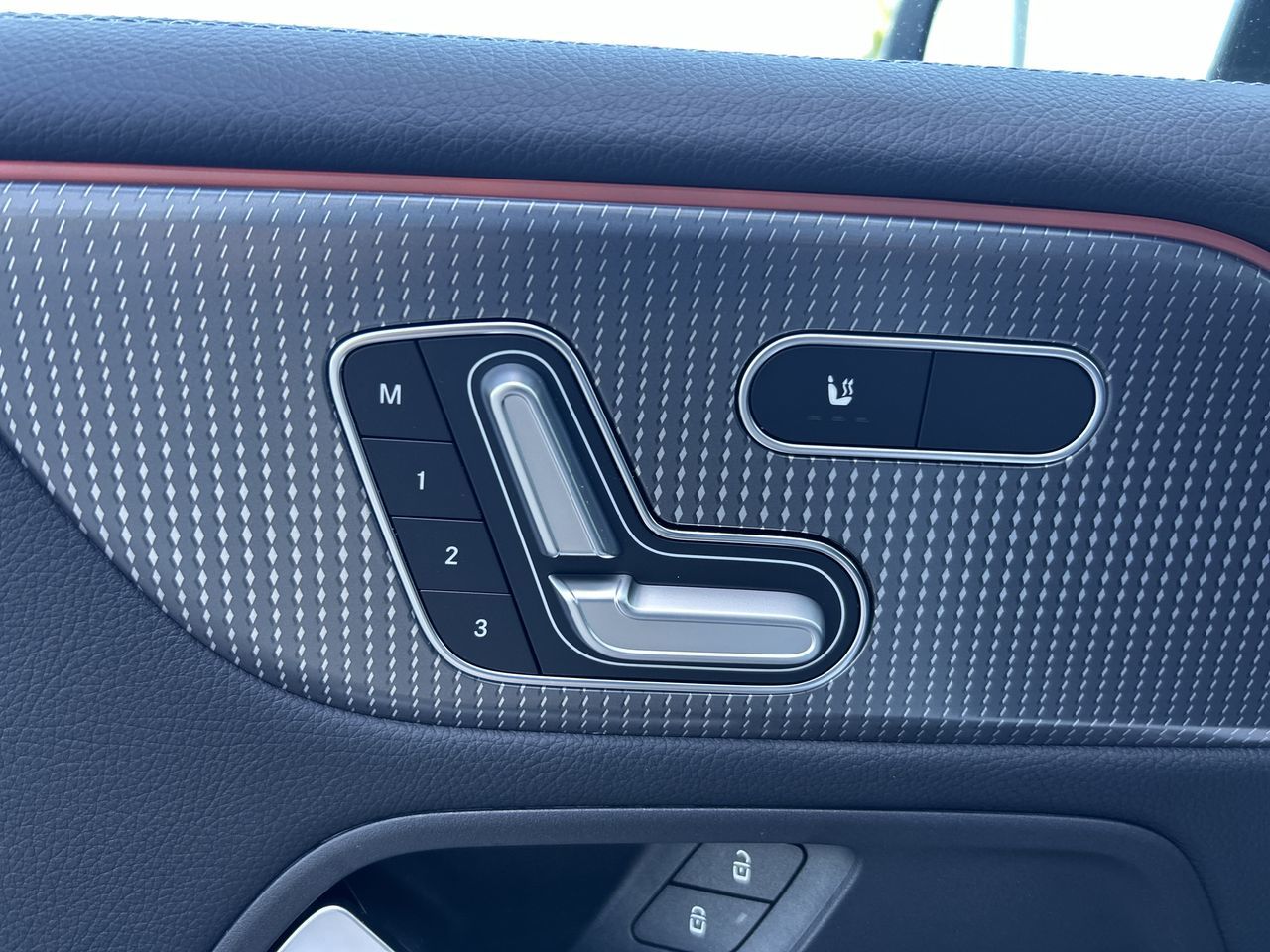 2023 Mercedes-Benz GLB250