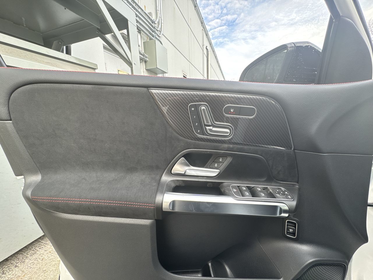 Mercedes-Benz GLB250  2025 à Vancouver, Colombie-Britannique