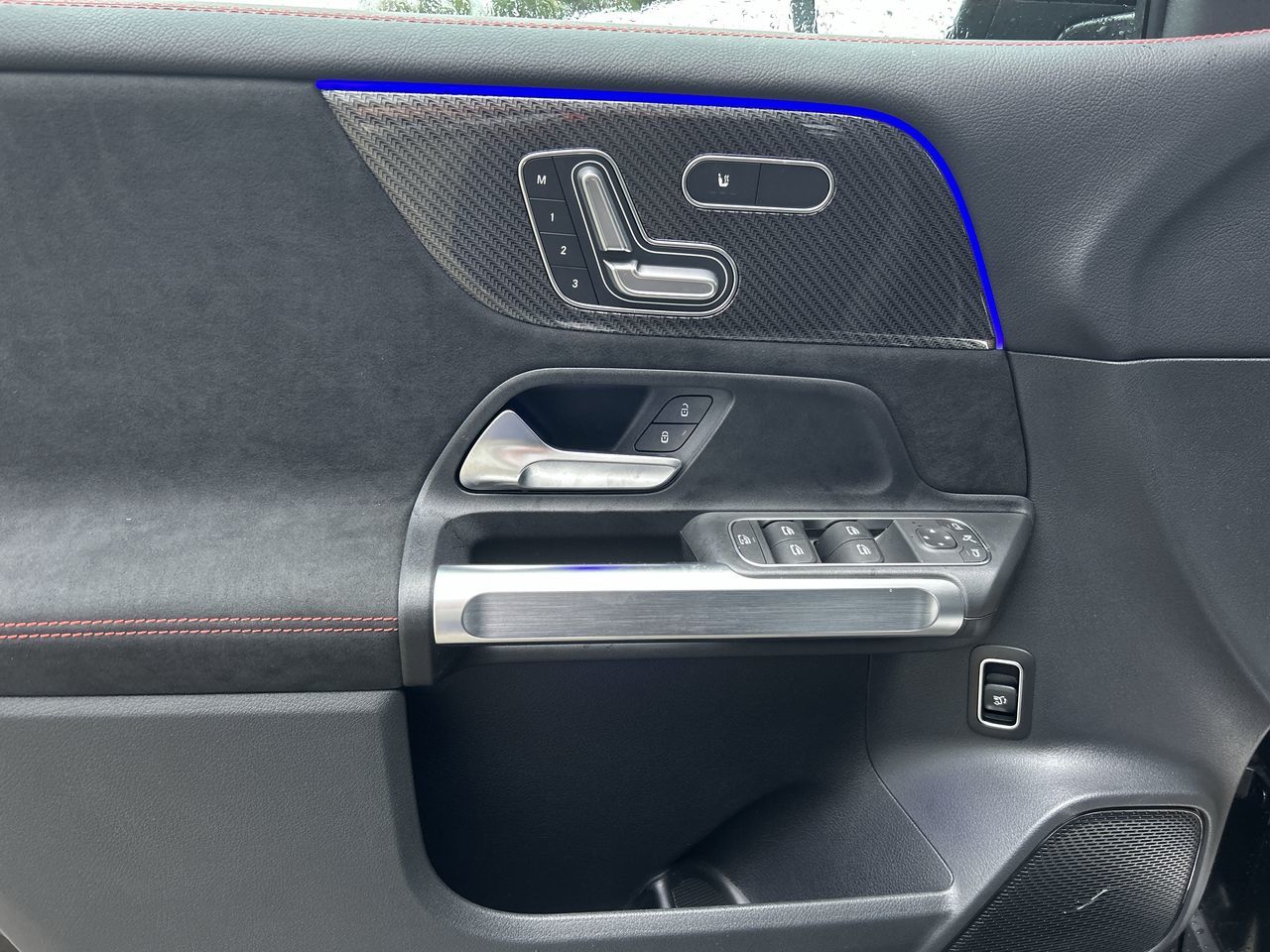 2025 Mercedes-Benz GLB250 in Vancouver, British Columbia