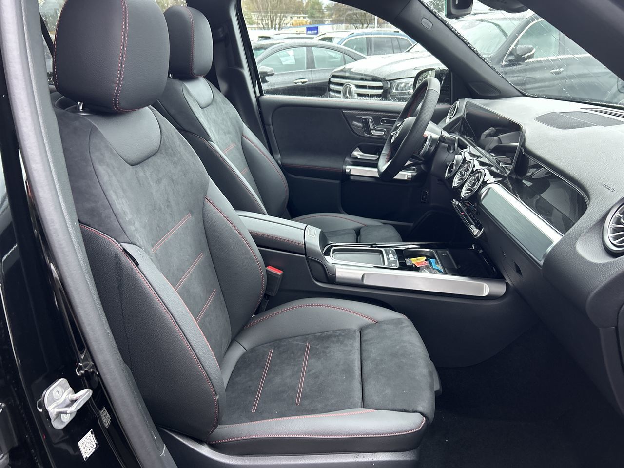 2025 Mercedes-Benz GLB250 in Vancouver, British Columbia