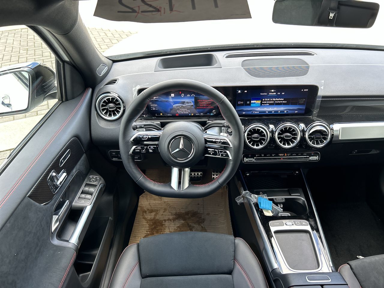 2025 Mercedes-Benz GLB250