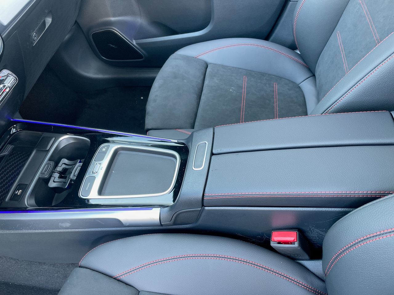 2025 Mercedes-Benz GLB in Vancouver, British Columbia