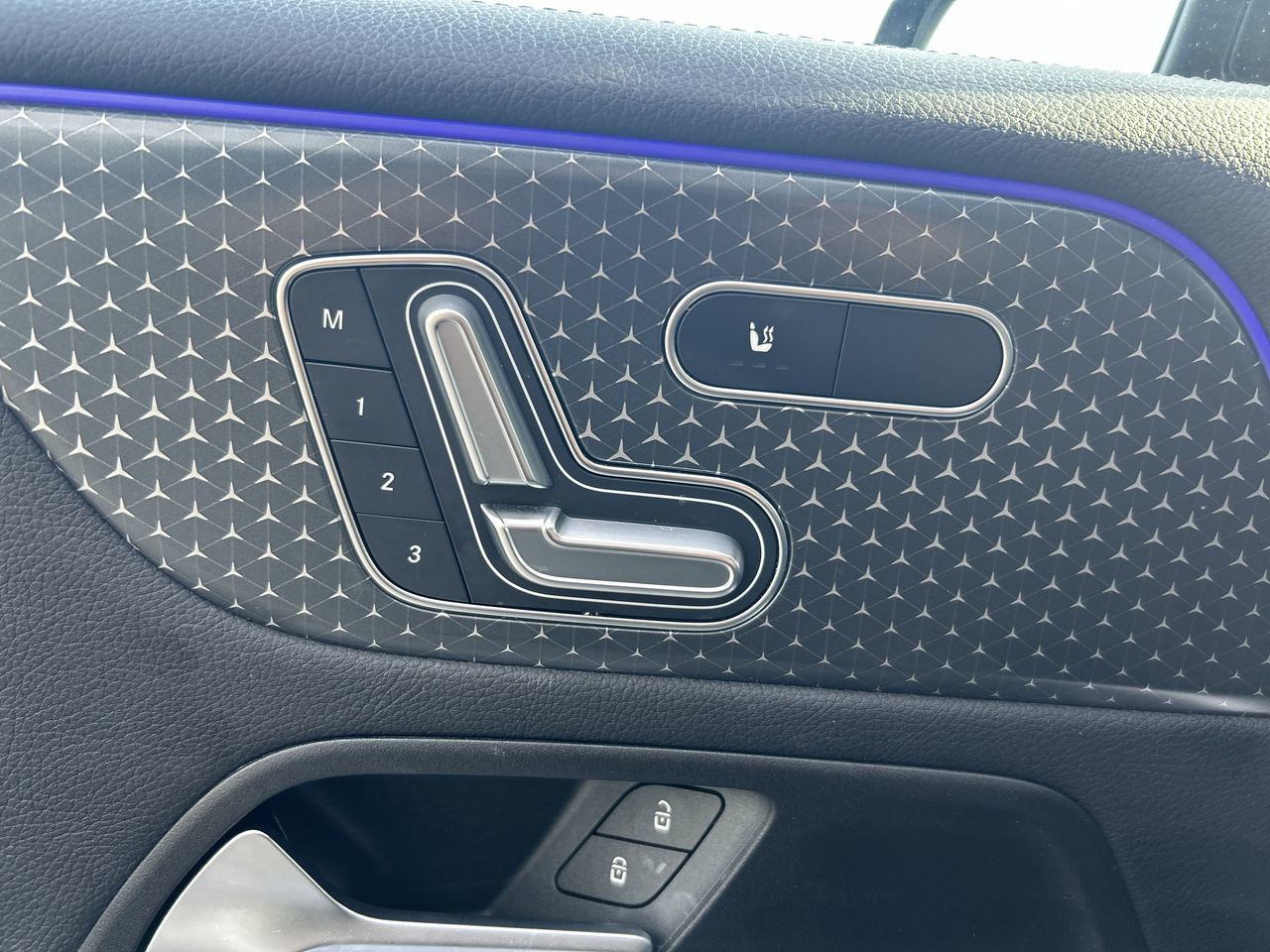 2025 Mercedes-Benz GLB250