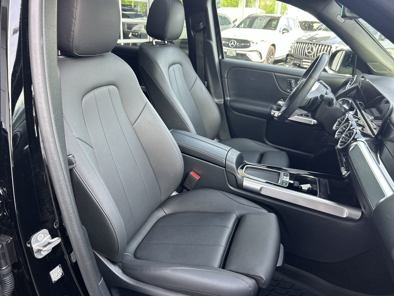 2025 Mercedes-Benz GLB250