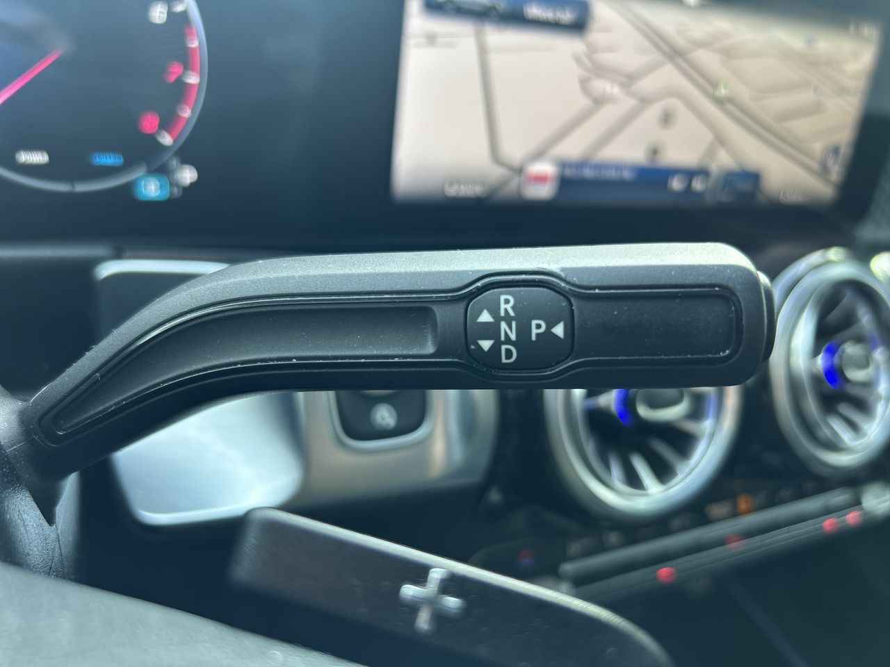 2025 Mercedes-Benz GLB250
