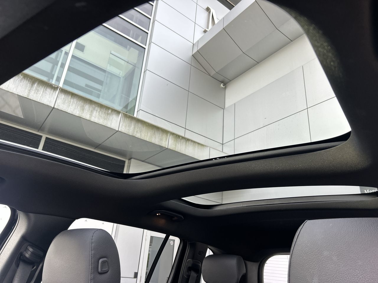 2025 Mercedes-Benz GLB250