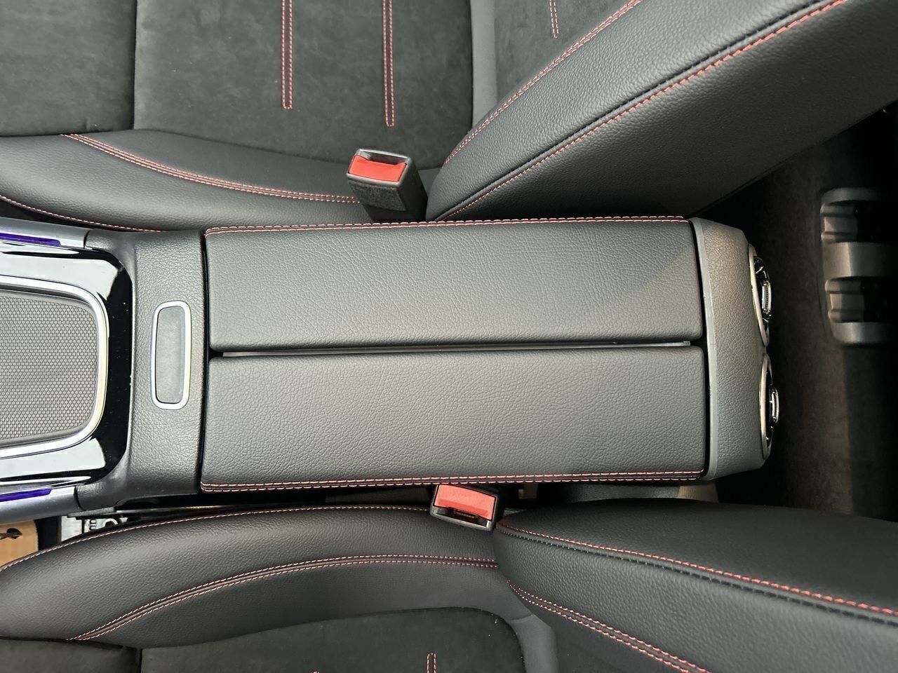 2026 Mercedes-Benz GLB