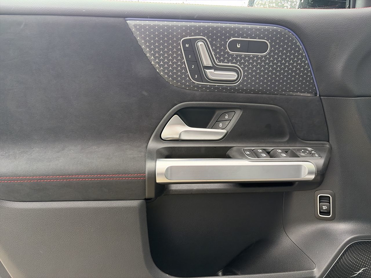 2026 Mercedes-Benz GLB in Vancouver, British Columbia