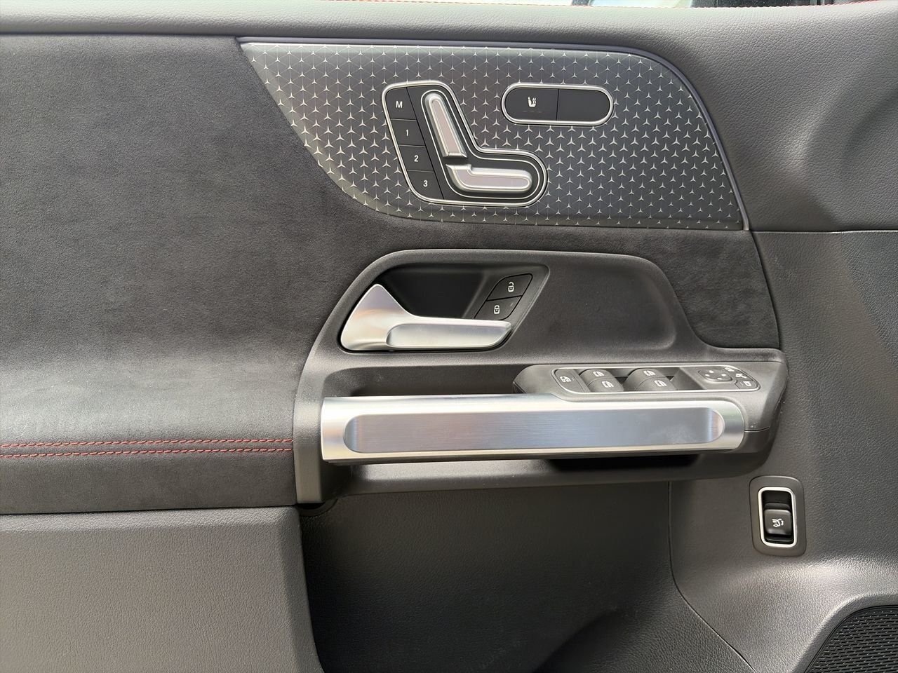 2026 Mercedes-Benz GLB in Vancouver, British Columbia