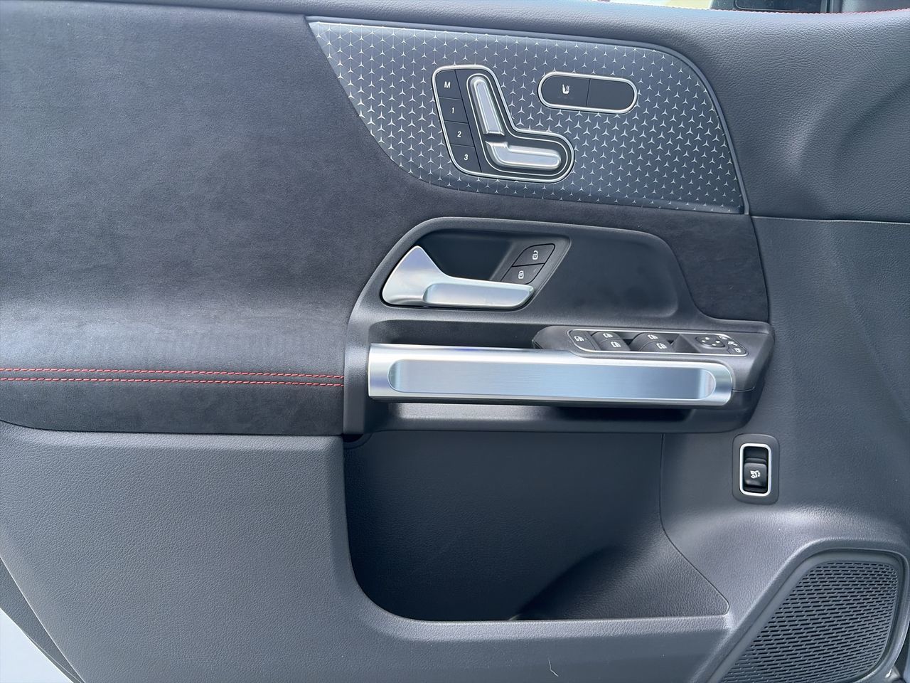 2026 Mercedes-Benz GLB in Vancouver, British Columbia