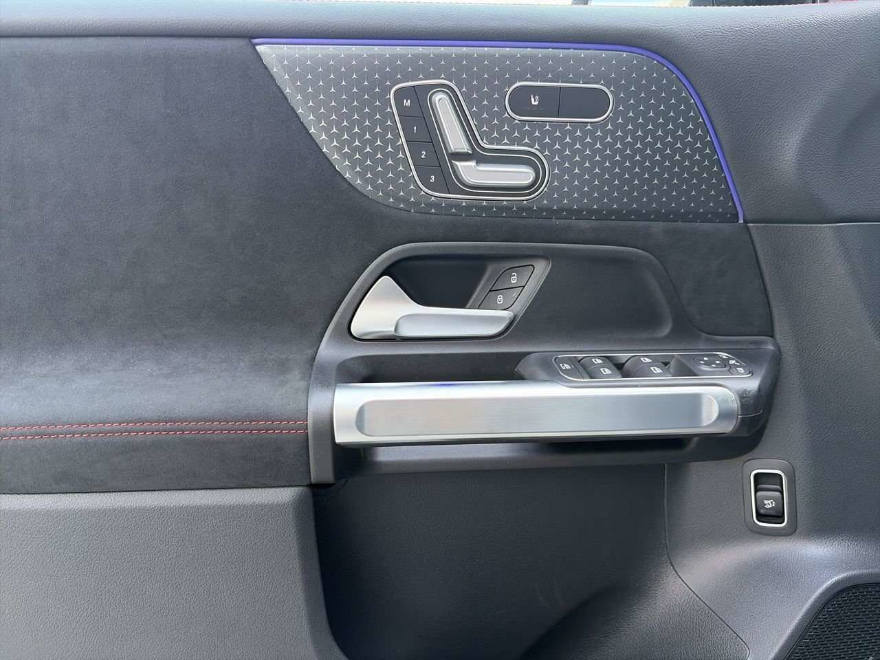 2026 Mercedes-Benz GLB in Vancouver, British Columbia