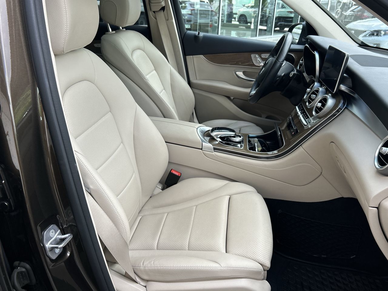 Mercedes-Benz GLC300  2016 à Vancouver, Colombie-Britannique