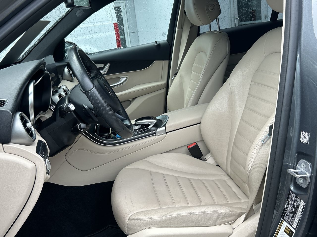 Mercedes-Benz GLC300  2018 à Vancouver, Colombie-Britannique