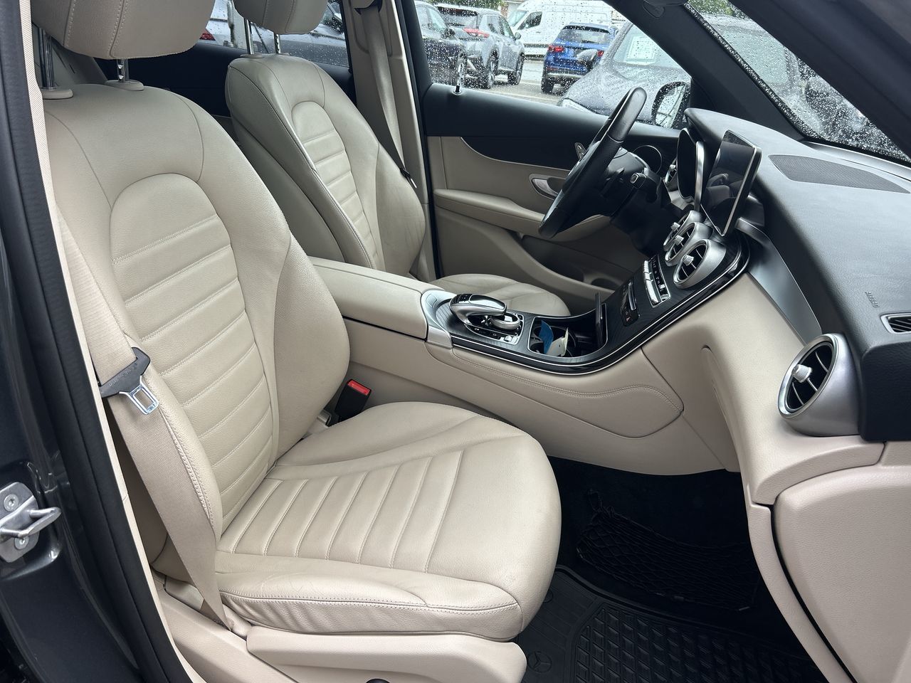Mercedes-Benz GLC300  2018 à Vancouver, Colombie-Britannique