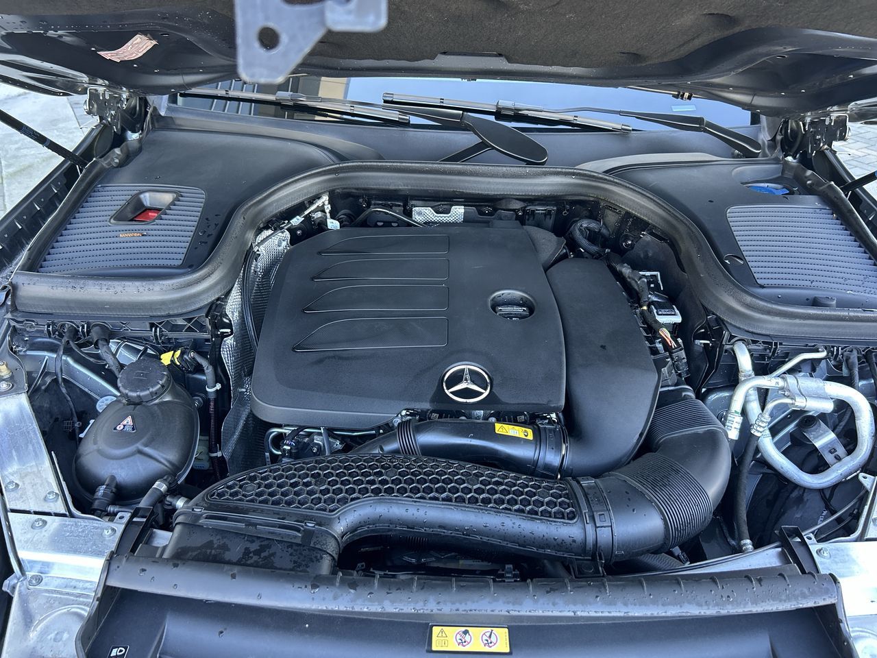 2021 Mercedes-Benz GLC300 in Vancouver, British Columbia