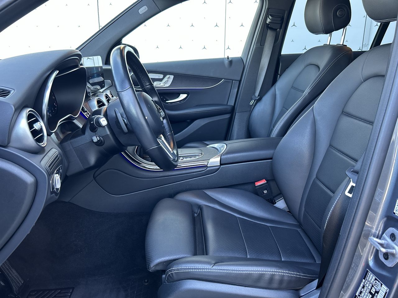 2021 Mercedes-Benz GLC300 in Vancouver, British Columbia