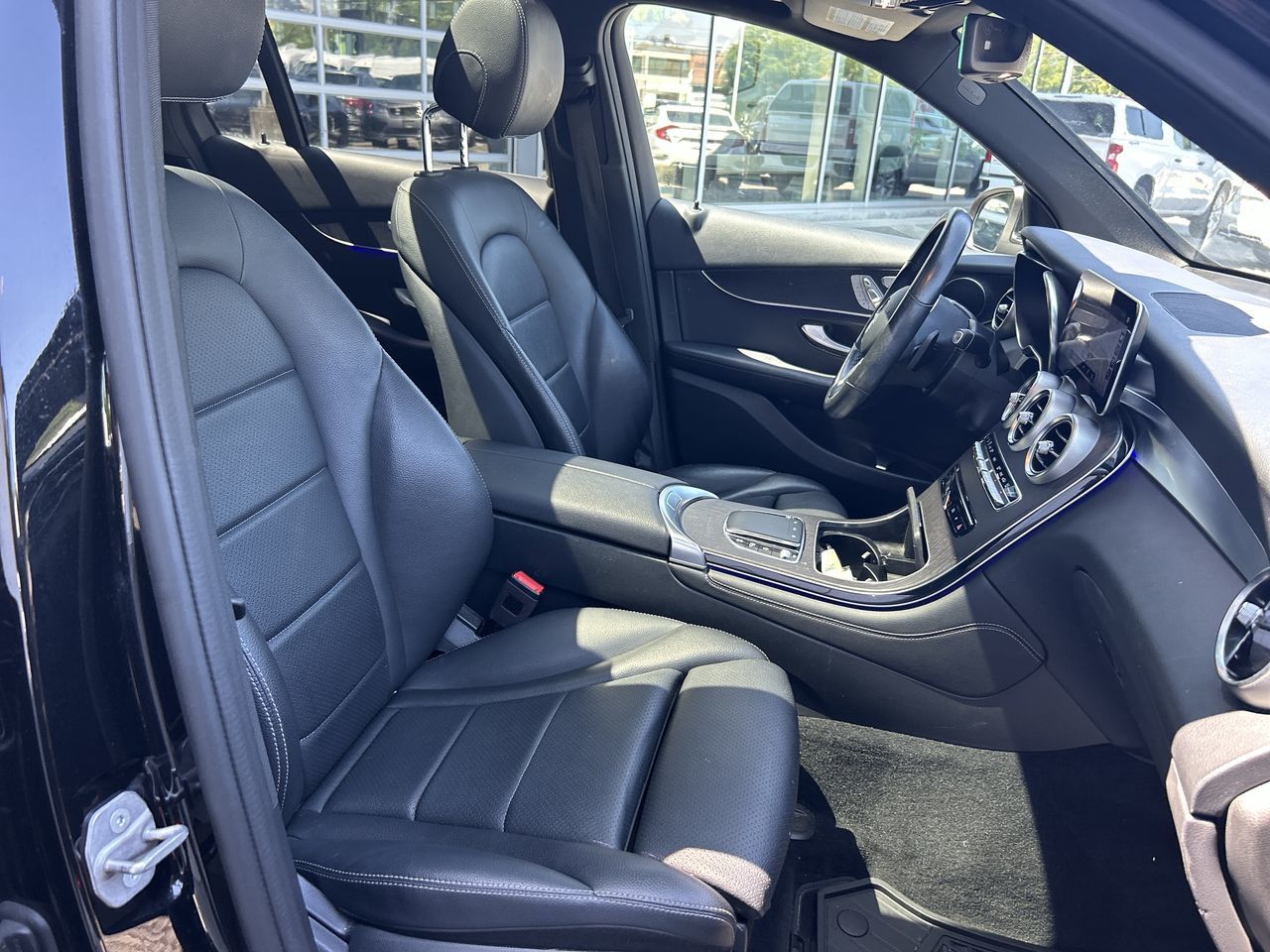 Mercedes-Benz GLC300  2021 à Vancouver, Colombie-Britannique