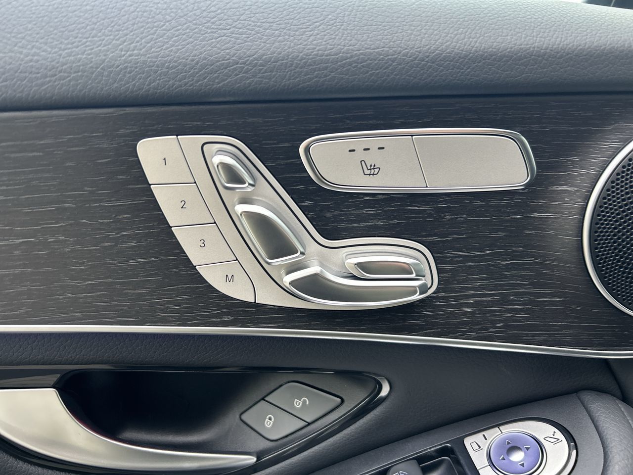 2021 Mercedes-Benz GLC300