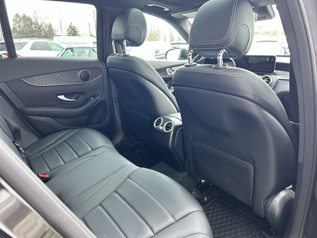 2021 Mercedes-Benz GLC300