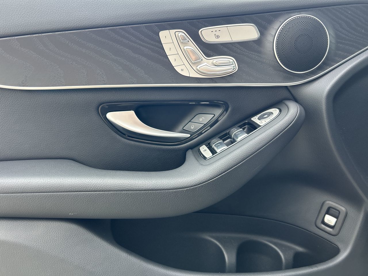 2021 Mercedes-Benz GLC300