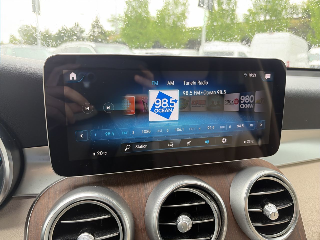 2021  GLC300