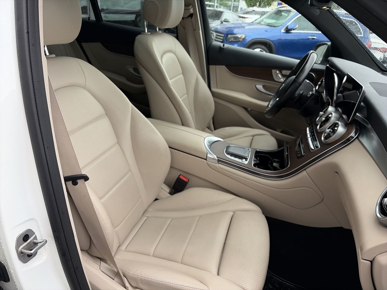 2021  GLC300