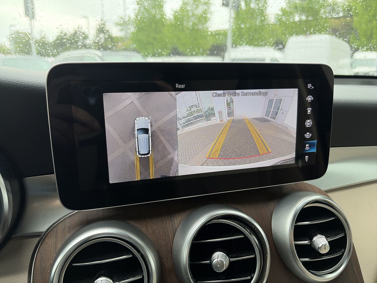 2021  GLC300