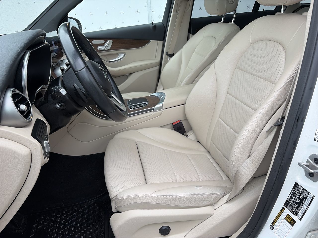 2021  GLC300