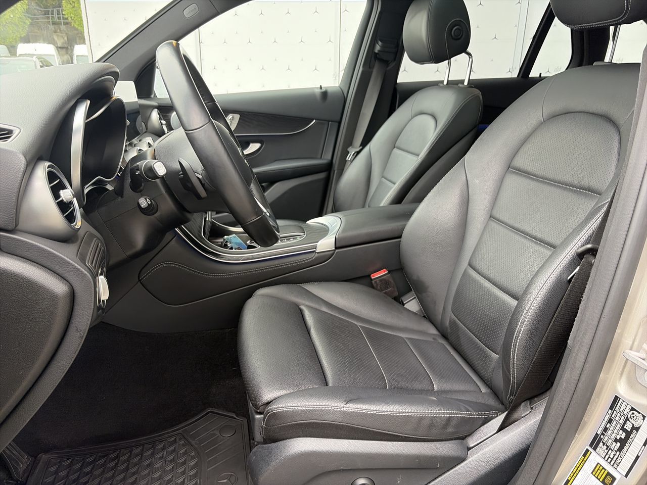2021  GLC300