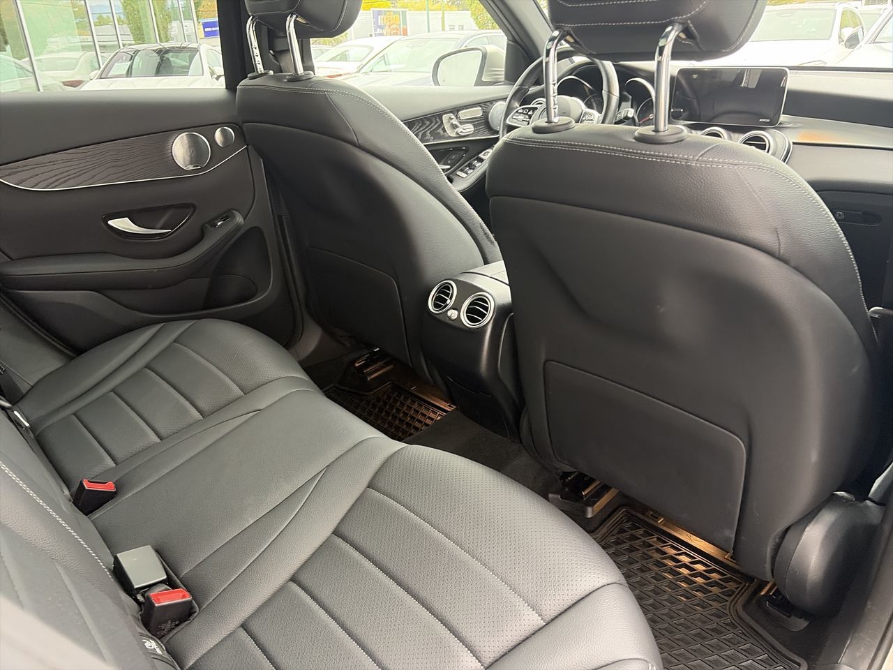 2021  GLC300