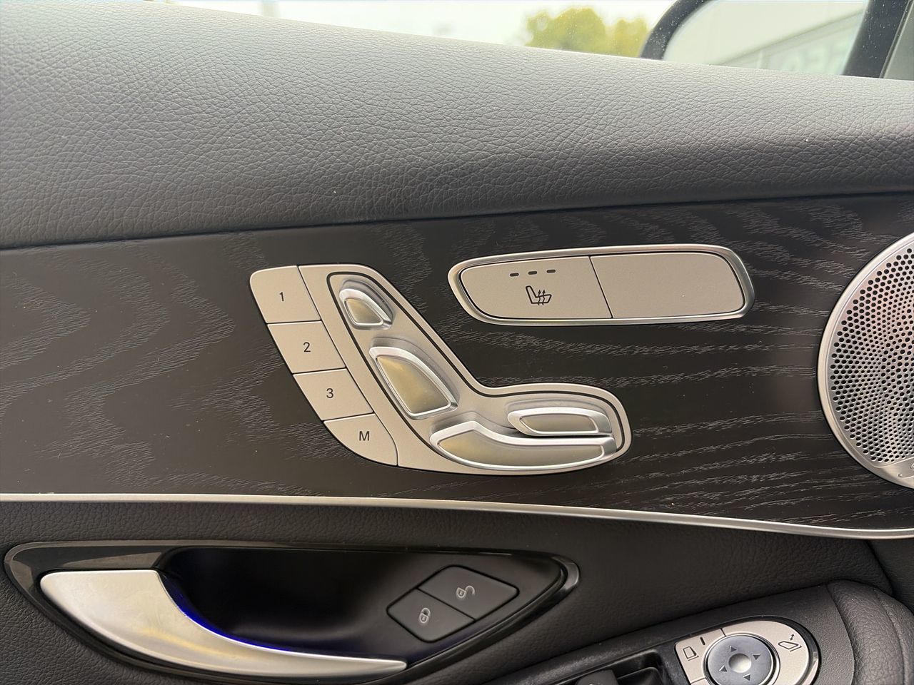 2021  GLC300