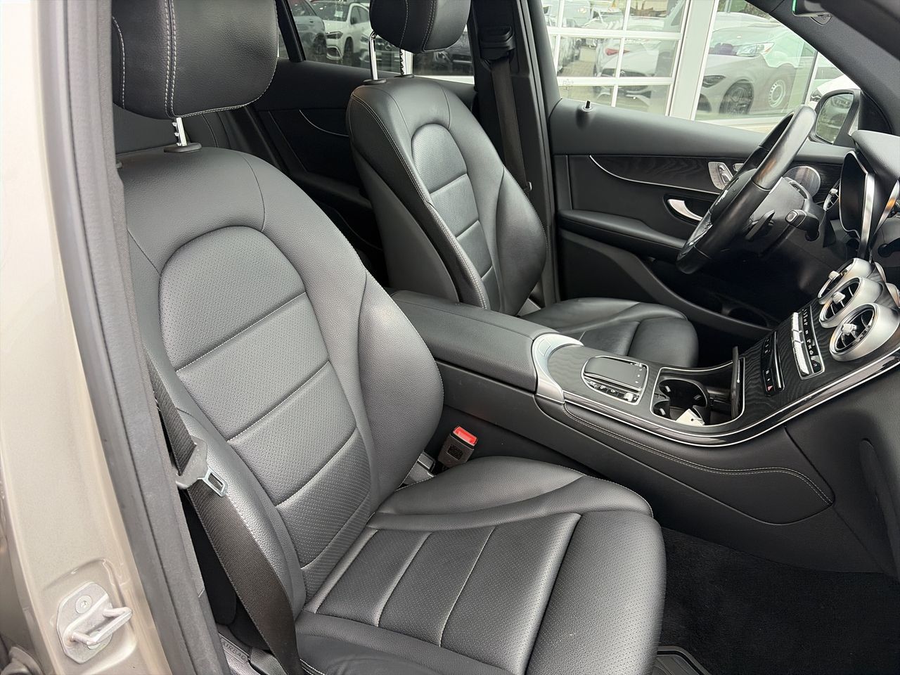 2021  GLC300